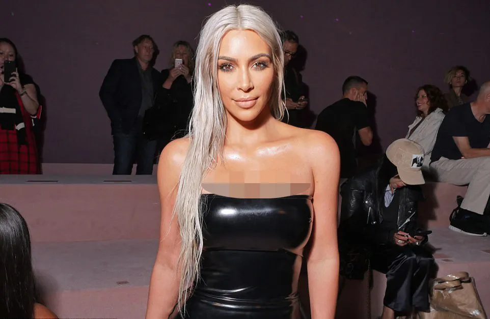 Kim ganti warna rambut jadi silver © Shutterstock/dailymail.co.uk