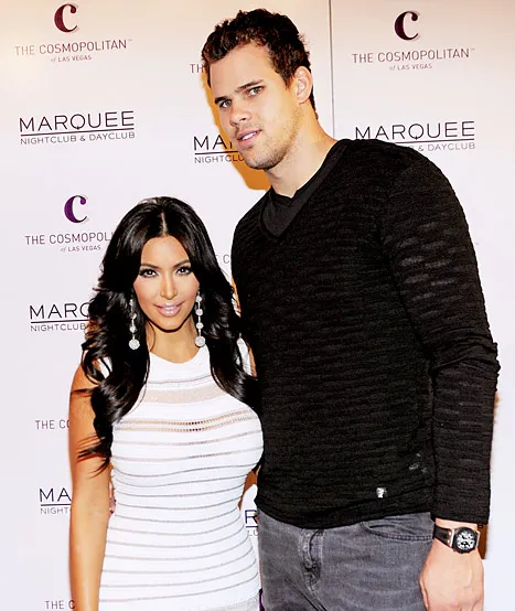 Kris tak peduli dengan foto bugil Kim @ usmagazine.co.uk