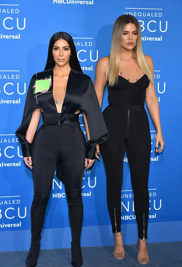 Stunning dan sempurna, Kim - Khloe malah mirip boneka © Shutterstock/dailymail.co.uk