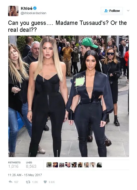 Bak boneka hidup, Khloe dan Kim jadi mirip patung lilin © twitter.com/khloekardashian