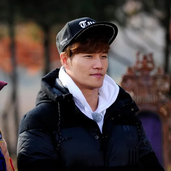 Kim Jong Kook tunjukkan loyalitasnya pada SBS © instagram.com/sbs_runningman_sbs