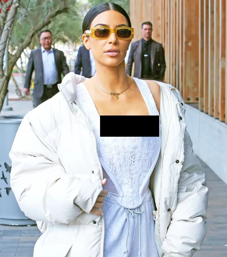 Kim nip slip (lagi) © usmagazine.com