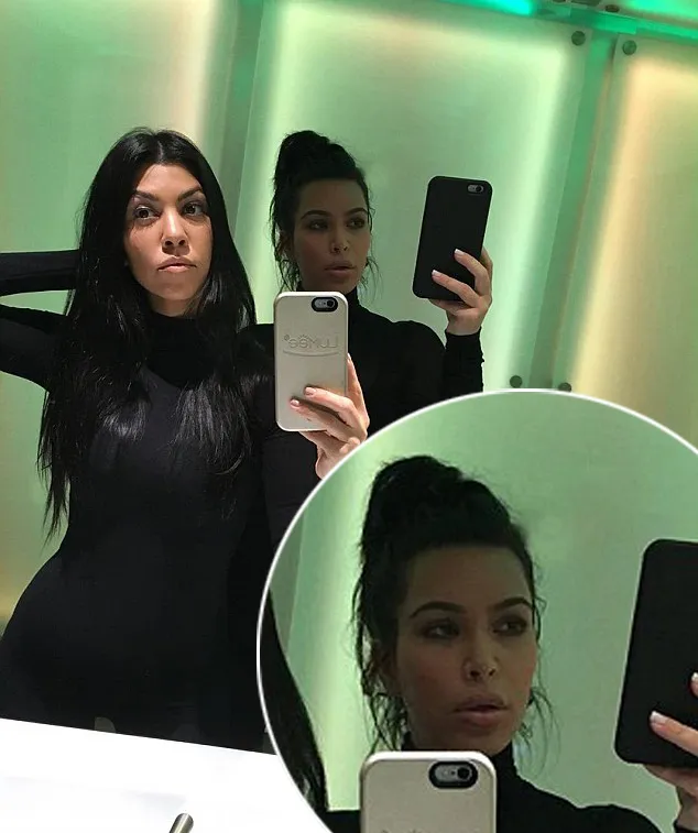 Yuk, fokus ke arah wajah asli Kim! © instagram.com/kourtneykardash