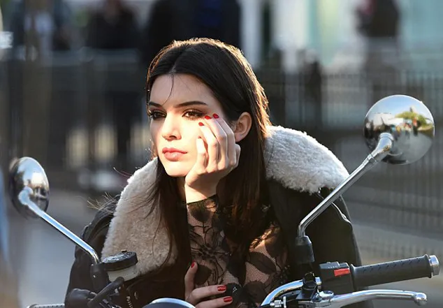 Kendall ungkap rahasia kecantikan keluarganya @ dailymail.co.uk
