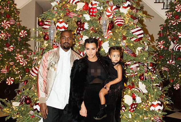 Kim umbar bagian pribadi © John & Joseph Photography Inc.