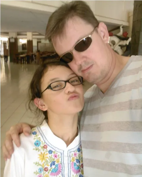 Kimberly Ryder bersama ayahnya yang merupakan warga Inggris. ©instagram.com/nigelryder