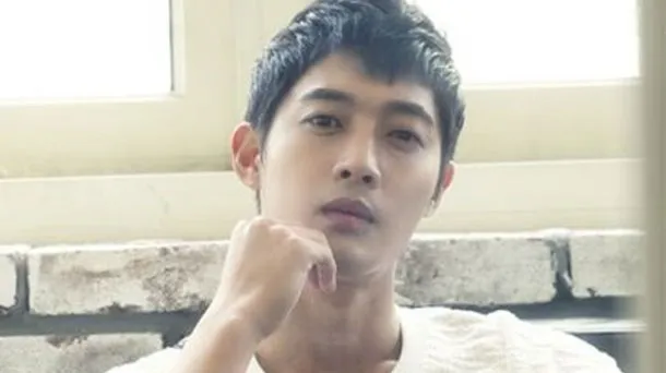Kim Hyun Joong nggak cuti wamil, apa karena mantan melahirkan? ©soompi.com