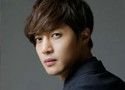 Pengacara Kim Hyun Joong menaruh curiga atas bukti yang diserahkan pihak nona Choi. ©soompi.com