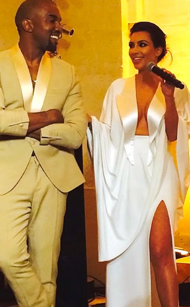 Kanye dan Kim @ eonline.com