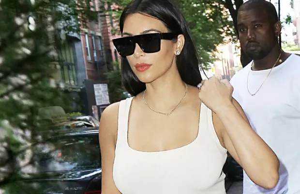Kim dan Kanye @ showbizspy.com