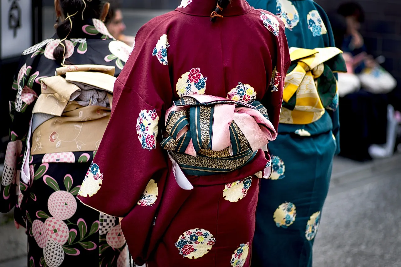 Kata-Kata Bahasa Jepang Bahagia Lengkap Artinya