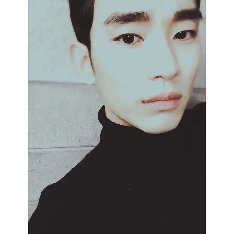 Kim Soo Hyun update keberadaannya melalui akun Instagram. ©Instagram/soohyun_k216