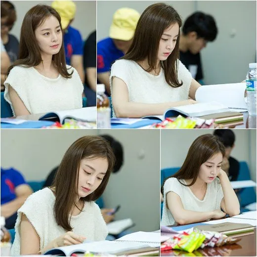Kim Tae Hee dalam acara pembacaan naskah kedua Yong-pal-yi. ©hancinema.net