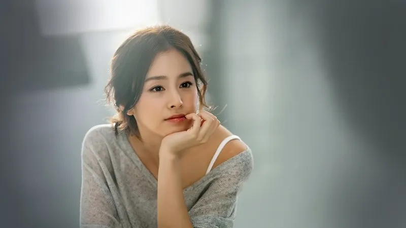 Kim Tae Hee bakal comeback film ketimbang drama. © soompi.com