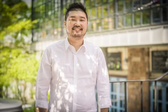 Co-writer mengungkapkan alasan kenapa Kim Eun Sook tak mau membuat kisah cinta segitiga. ©soompi.com