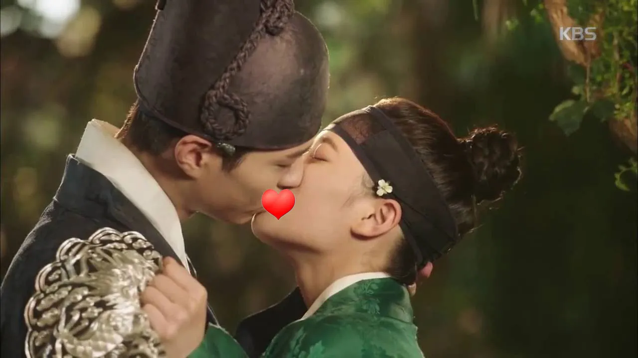 Kim Yoo Jung angkat bicara soal dua adegan kontroversi dalam Moonlight Drawns by Clouds. ©soompi.com