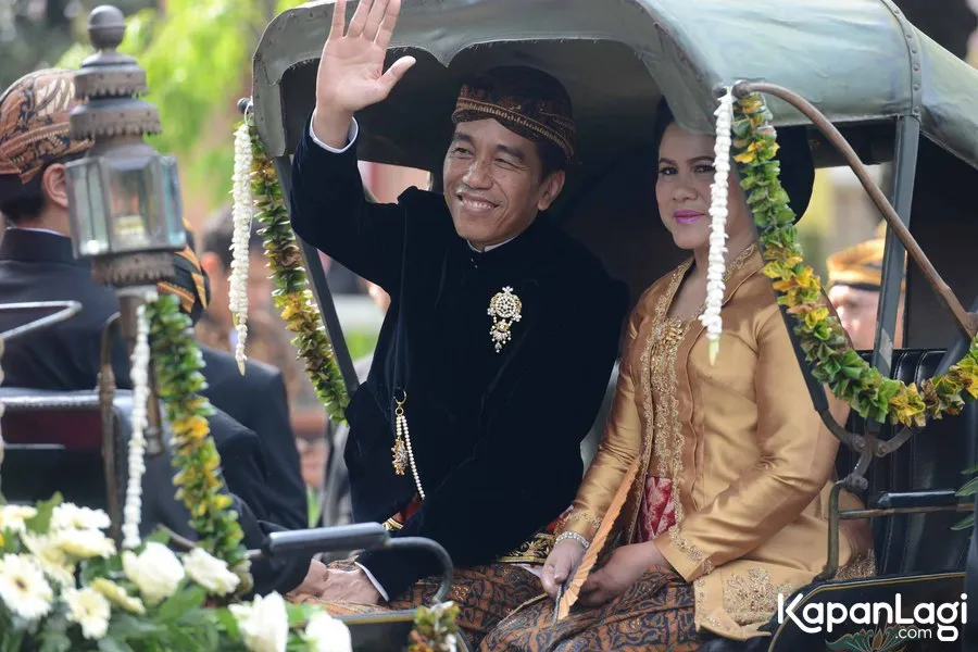Presiden Joko Widodo beserta Ibu Iriana juga nampak dalam prosesi kirab © KapanLagi.com/Bayu Herdianto