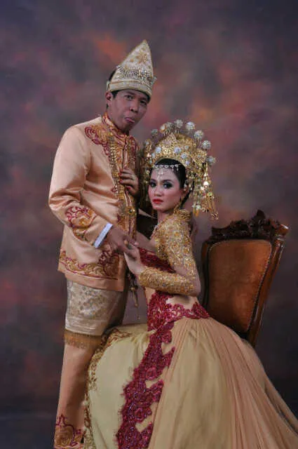 Benarkah ini foto pernikahan Kiwil atau sekedar prewedding?