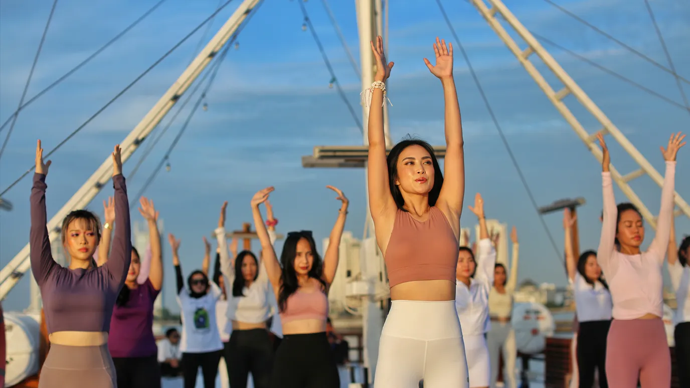 Ketrin Agustine mengikuti aktivitas self love seharian bareng Dove di atas kapal pinisi, Rabu (8/3). 