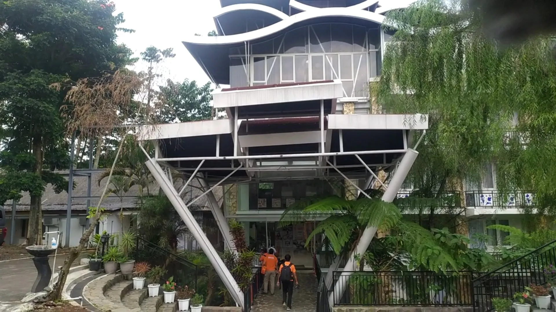 Hadirkan Dua Saksi 