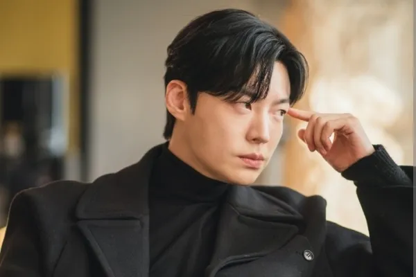 Jang Eui Je sebagai Kim Jun Ha Drama 'THE REAL ONE APPEARED' (credit pdoto: instagram.com/kbsdrama/)