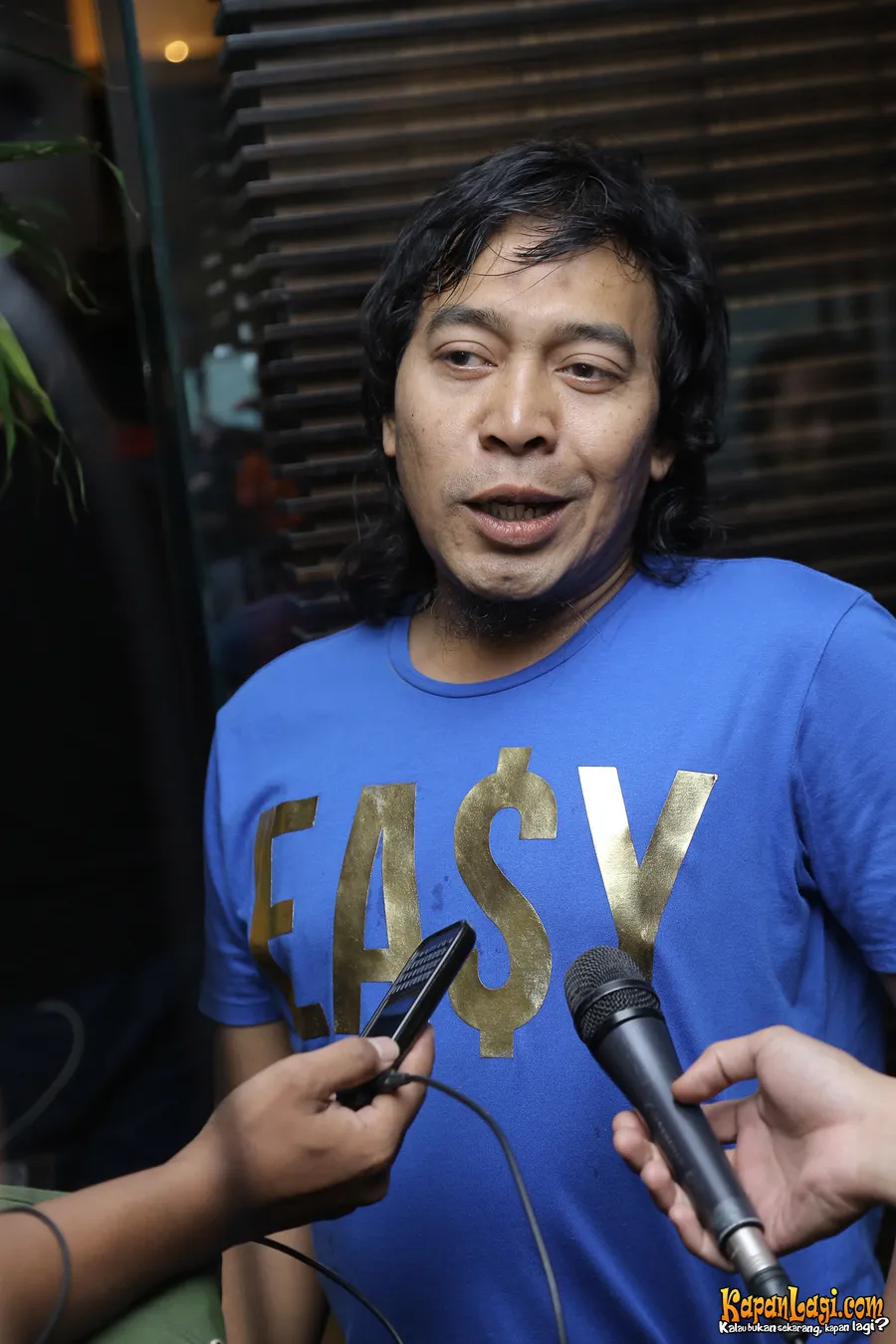Persiapan isi acara sahur Komeng adalah.../©Kapanlagi.com®/Agus Apriyanto
