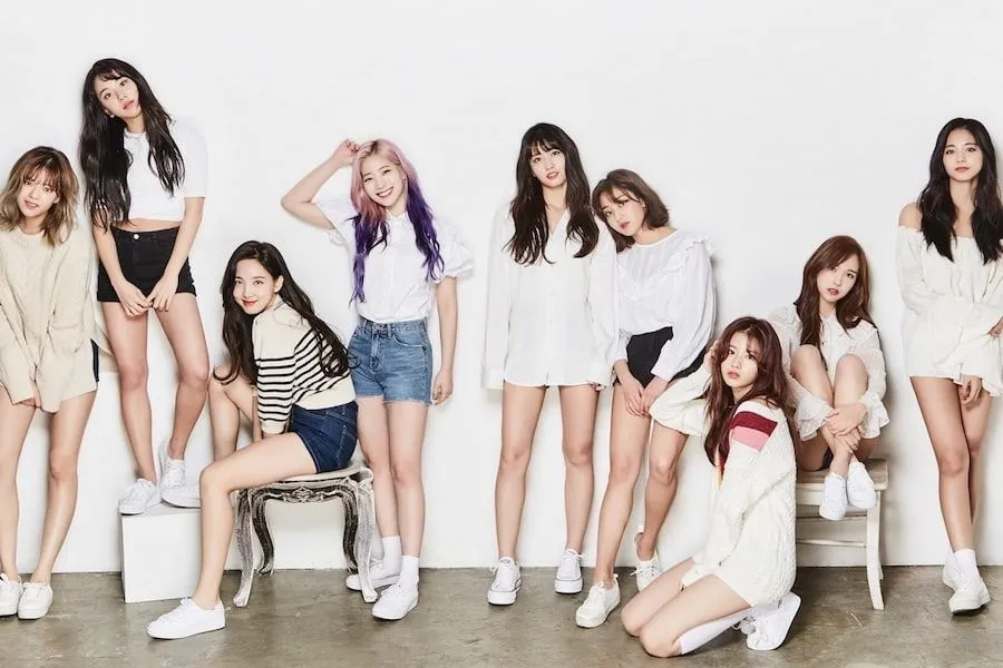 TWICE © soompi.com