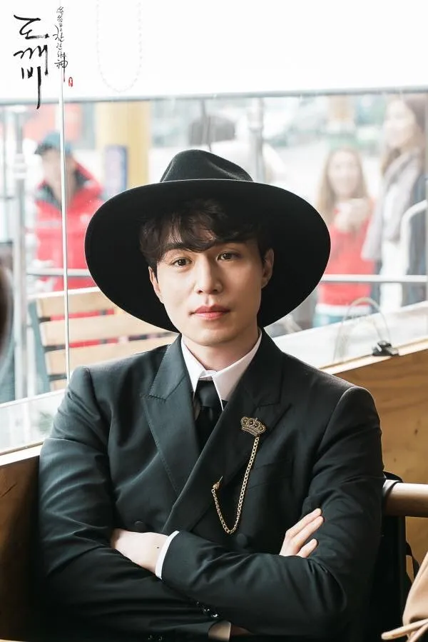 Banyak yang ingin jadi sponsor untuk kostum Lee Dong Wook © tvN