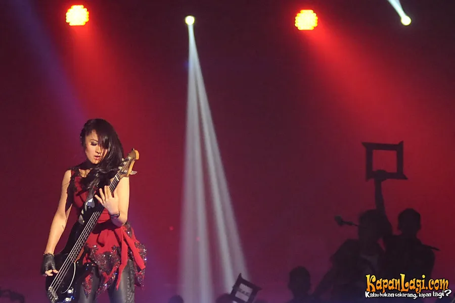 Aksi Chua saat konser 9 Tahun Kotak ©Bambang E Ros