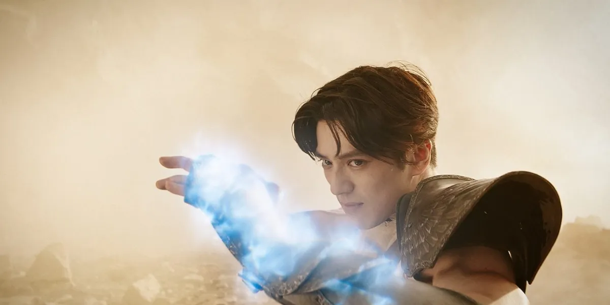 Mackenyu Arata dalam KNIGHTS OF THE ZODIAC (Credit: IMDb)