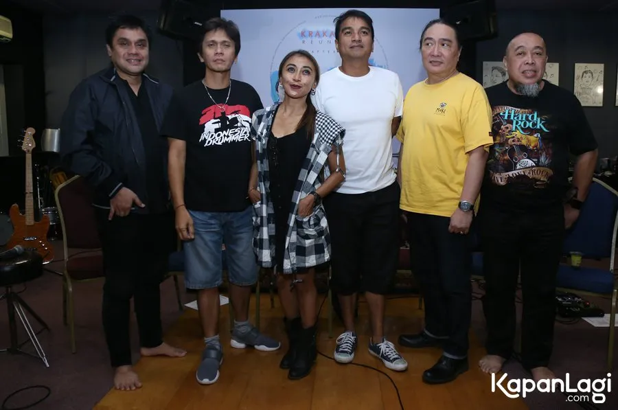 Krakatau kembali bereuni dan meluncurkan album baru. ŠKapanLagi.com/Agus Apriyanto