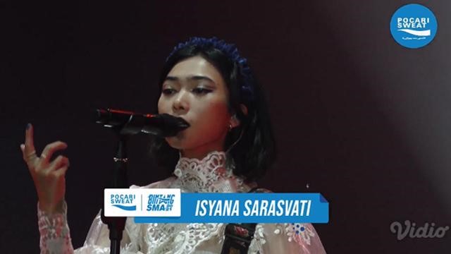 Foto: Isyana Sarasvati tampil di Grand Final Bintang SMA 2021.