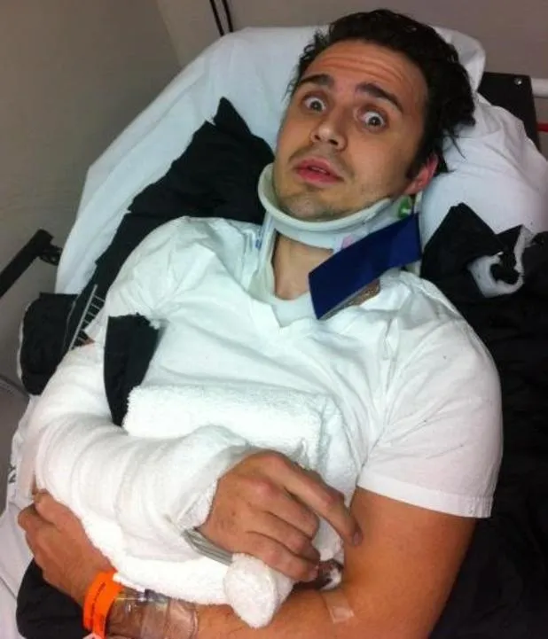 Meski menjalani operasi pergelangan tangan, Kris Allen memastikan turnya tetap berjalan Foto: digitalspy