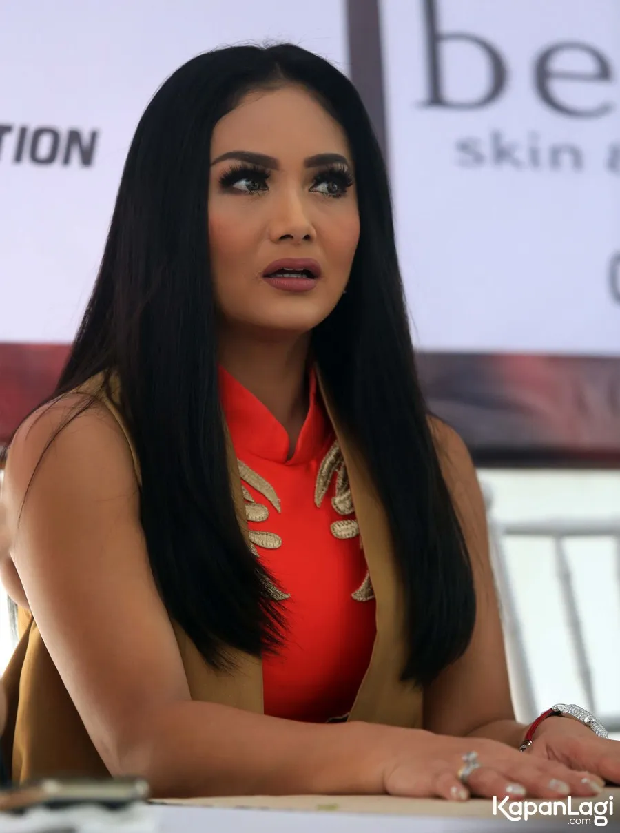 Krisdayanti rela melakukan perawatan hingga Rp 200 juta. © KapanLagi.com/Muhammad Akrom Sukarya