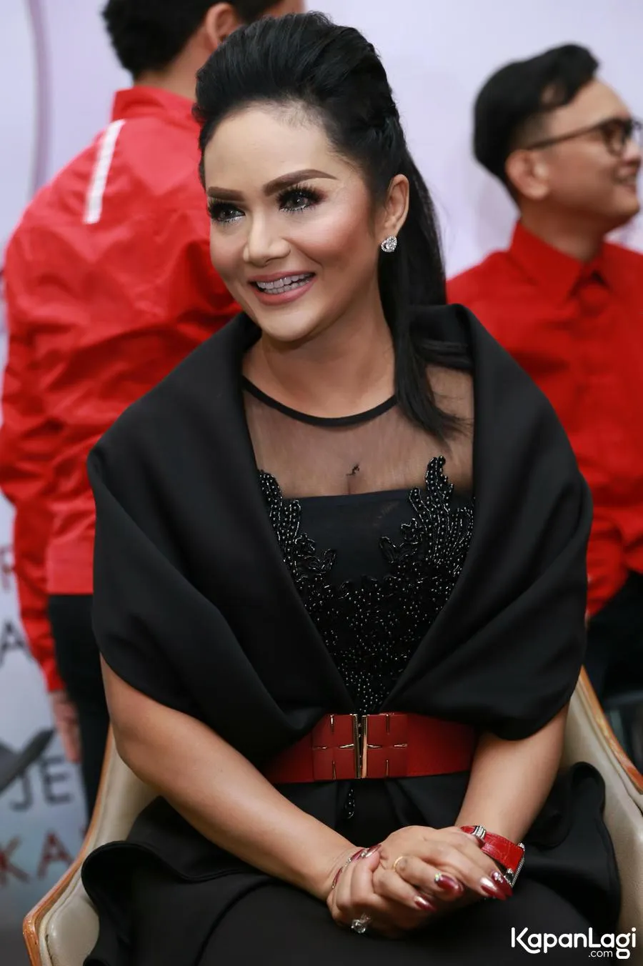 Krisdayanti berikan komentar soal penampilan Aurel . Credit: KapanLagi.com/Agus Apriyanto