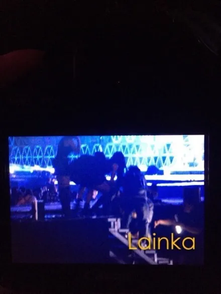 Krystal f(x) saat pingsan di setelah tampil di SMTOWN Shanghai @allkpop.com