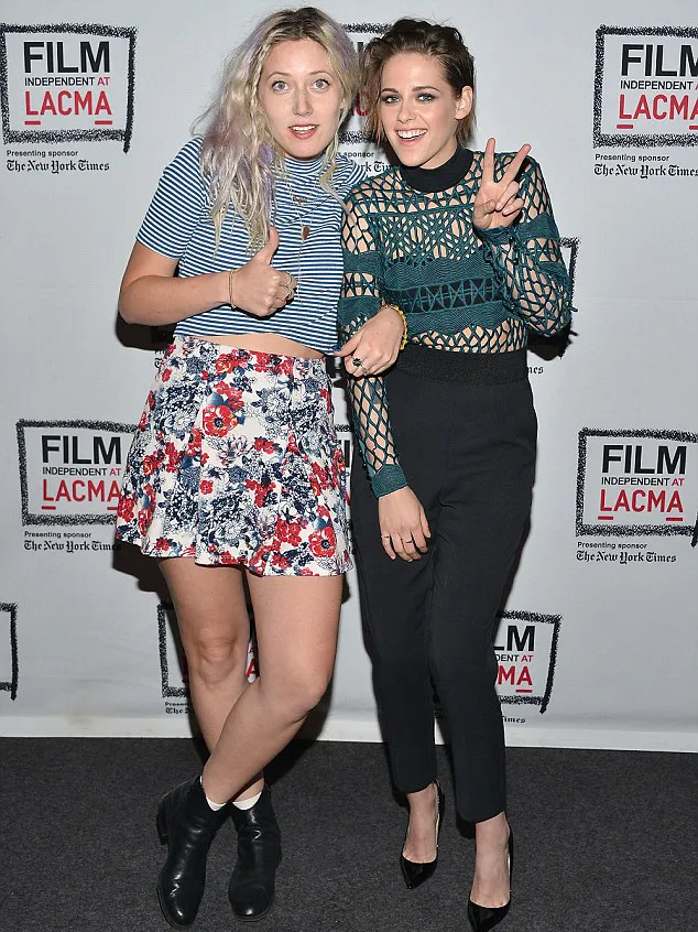 Kristen tetap bahagia, bebas galau! @ dailymail.co.uk