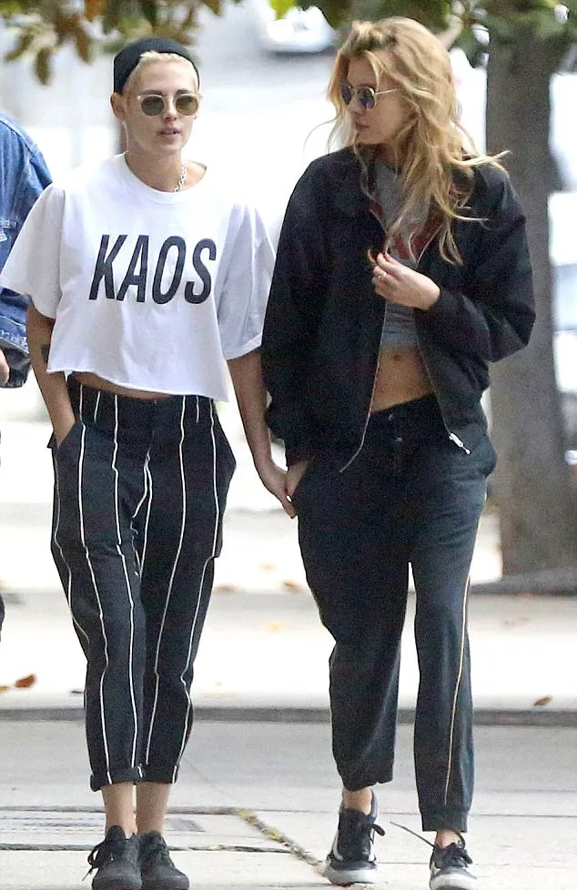 Sudah percaya dong jika hubungan Kristen dan Stella benar-benar nyata? © dailymail.co.uk