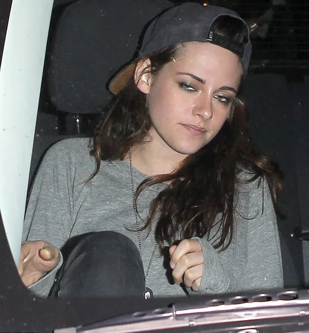 Kristen Stewart @ dailymail.co.uk