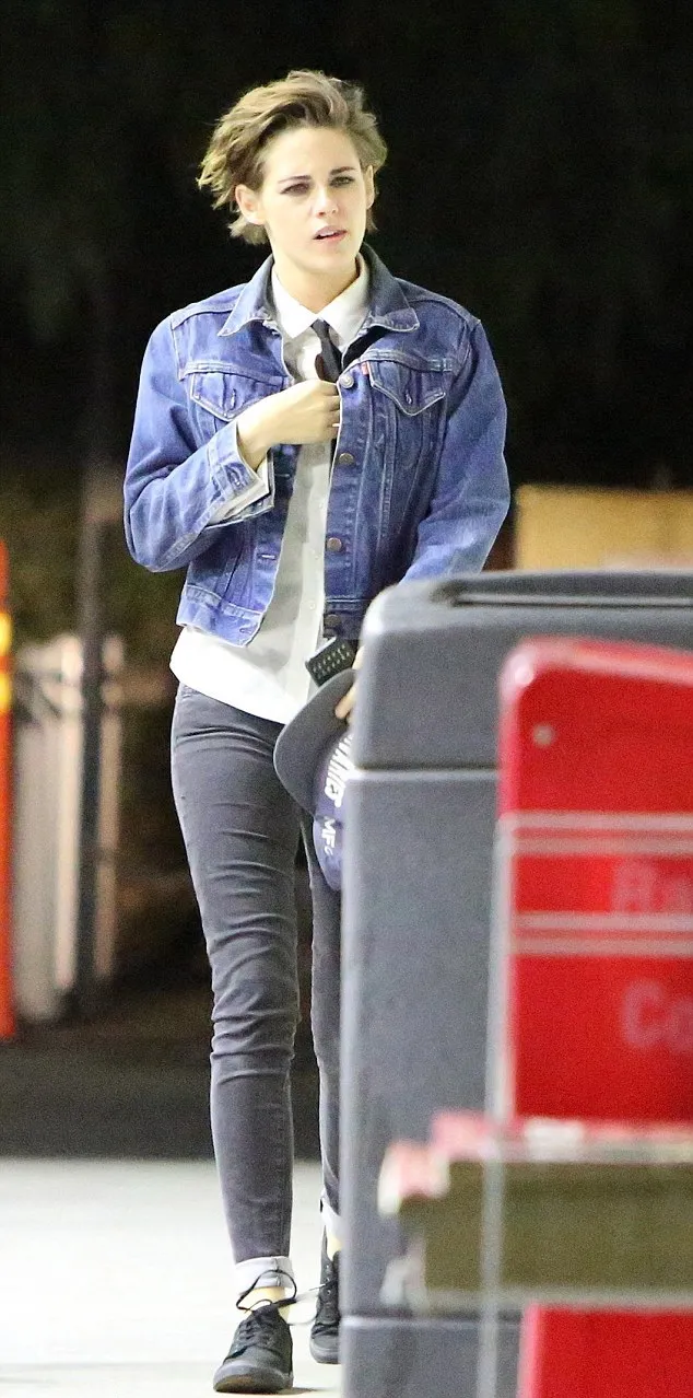 Kristen Stewart @ dailymail.co.uk