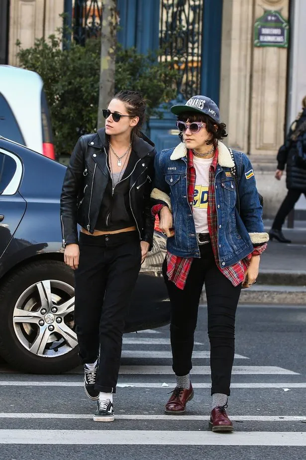 Kristen dan SoKo dandan keren saat kencan © FameFlynet