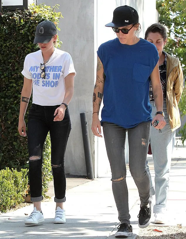 Kristen dan Alicia tertangkap kencan lagi © dailymail.co.uk