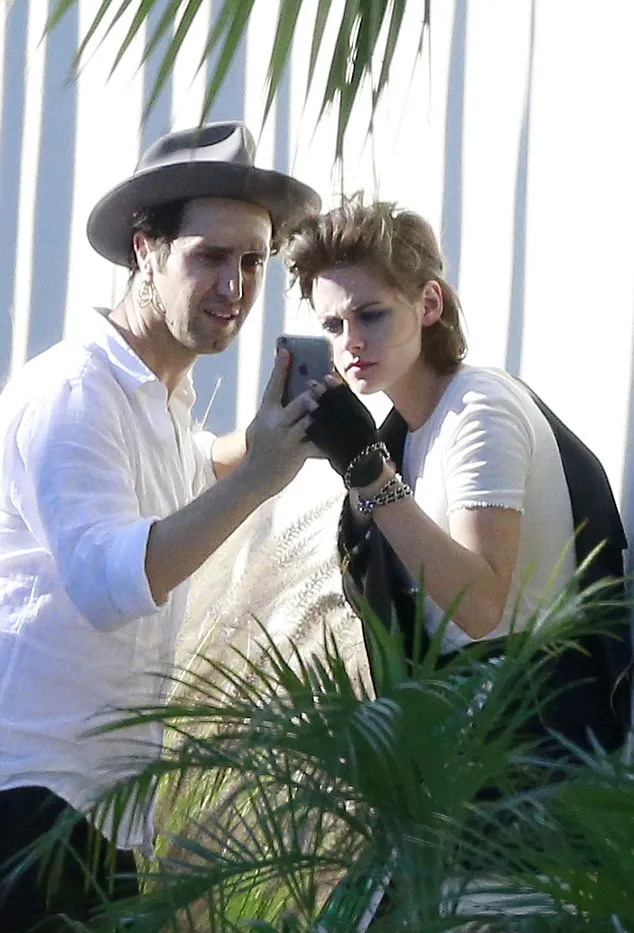 Kristen tampil garang bak rock star @ dailymail.co.uk