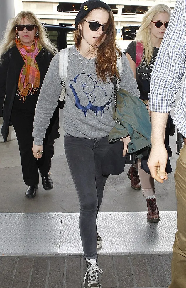 Kristen Stewart @ dailymail.co.uk
