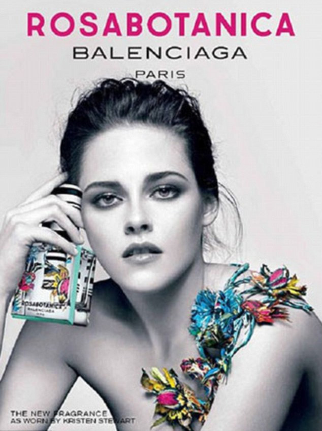 topless, kristen stewart tampil hot di iklan balenciaga