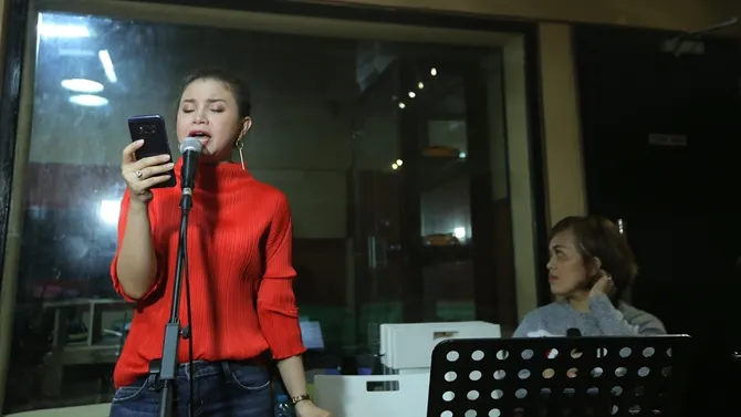 Menurut Rossa, mood lagu Tega sedih banget (Credit: Rossa © KapanLagi.com/Deki Prayoga)