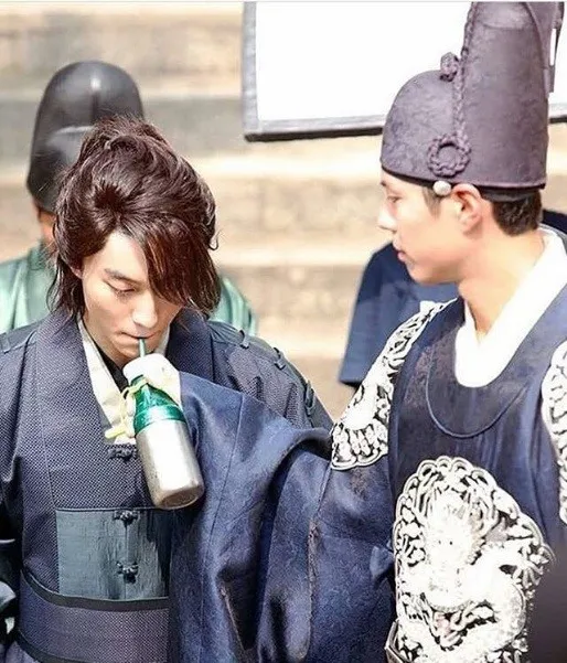 Kwak Dong Yeon mengakui kalau Park Bo Gum merupakan aktor yang benar-benar baik di dunia nyata. ©kpopherald.com