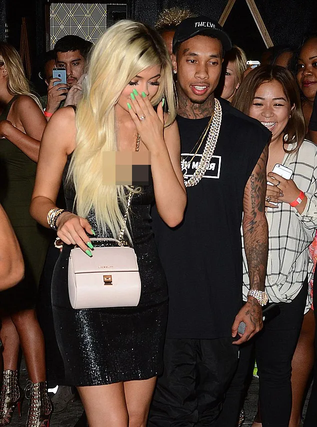 Kylie Jenner terlihat cantik © Daily Mail
