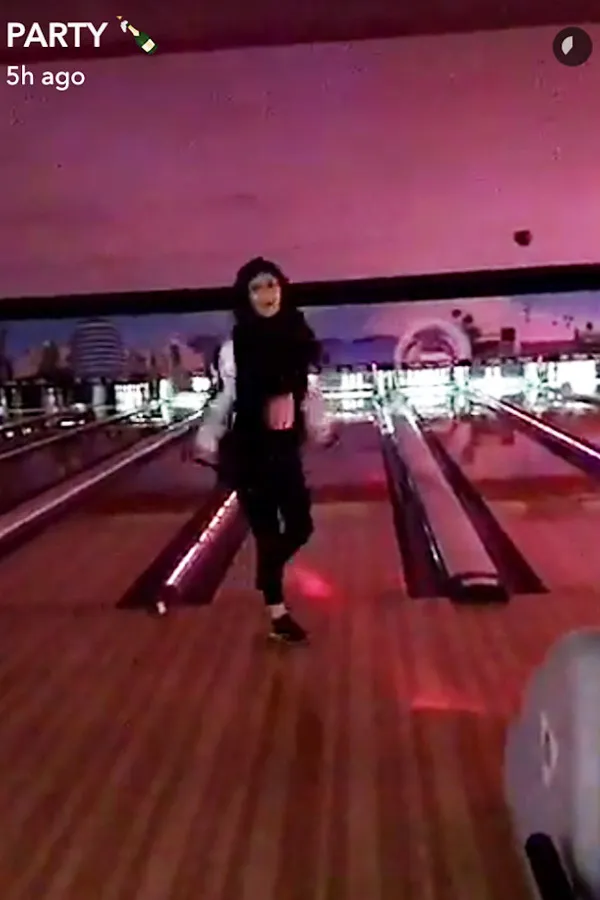 Kylie Jenner main bowling bareng PartyNextDoor © Snapchat/PartyNextDoor