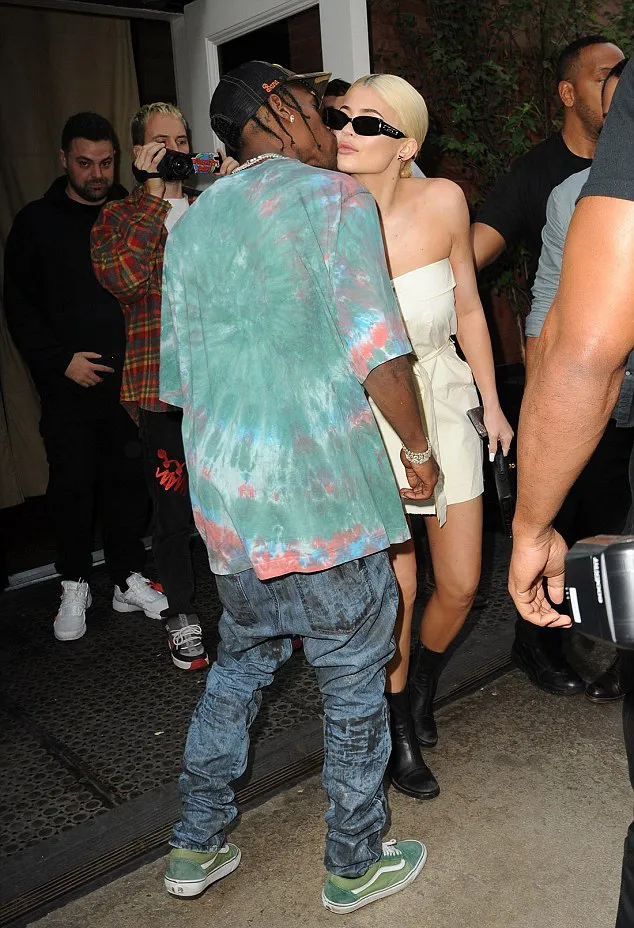 BackGrid via dailymail.co.uk